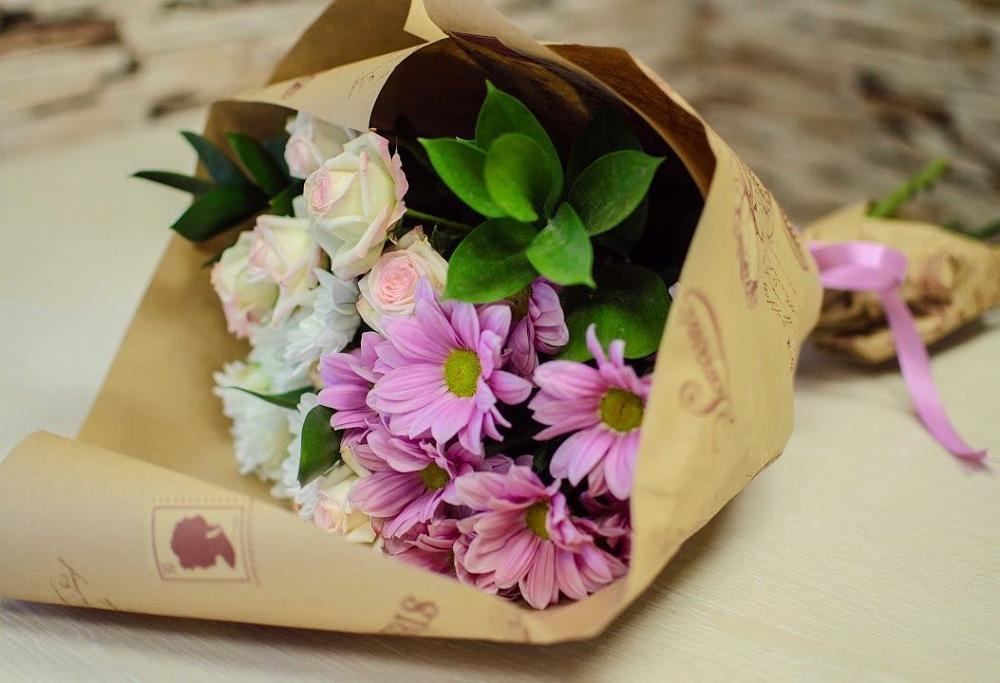 Букет цветов из: Розы и Хризантемы в Горняке