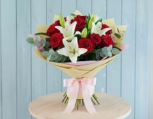 Букет цветов из:  Лилии и Розы в Горняке