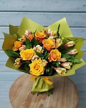 Букет цветов из:  Альстромерии и Розы в Горняке