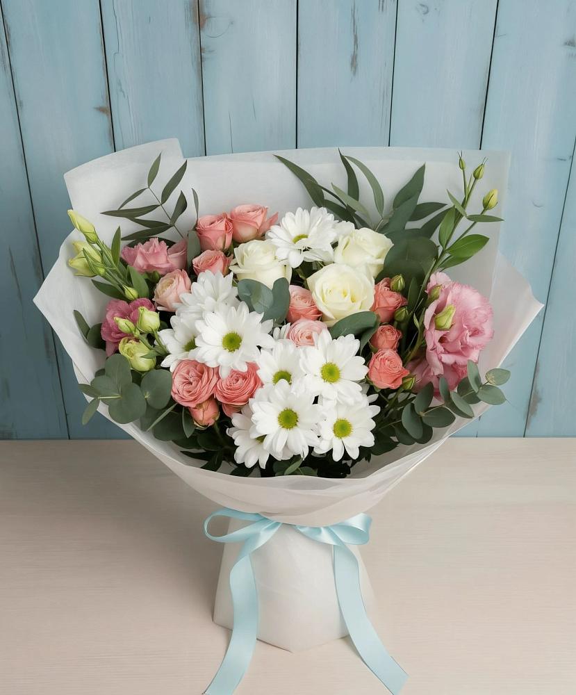 Букет цветов из: Розы, Лизиантусы и Хризантемы в Горняке