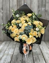 Букет цветов из:  Розы и Лизиантусы в Горняке