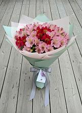 Букет цветов из:  Альстромерии в Горняке