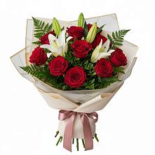 Букет цветов из:  Лилии и Розы в Горняке