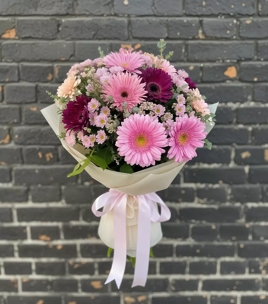 Букет цветов из: Герберы и Хризантемы в Горняке