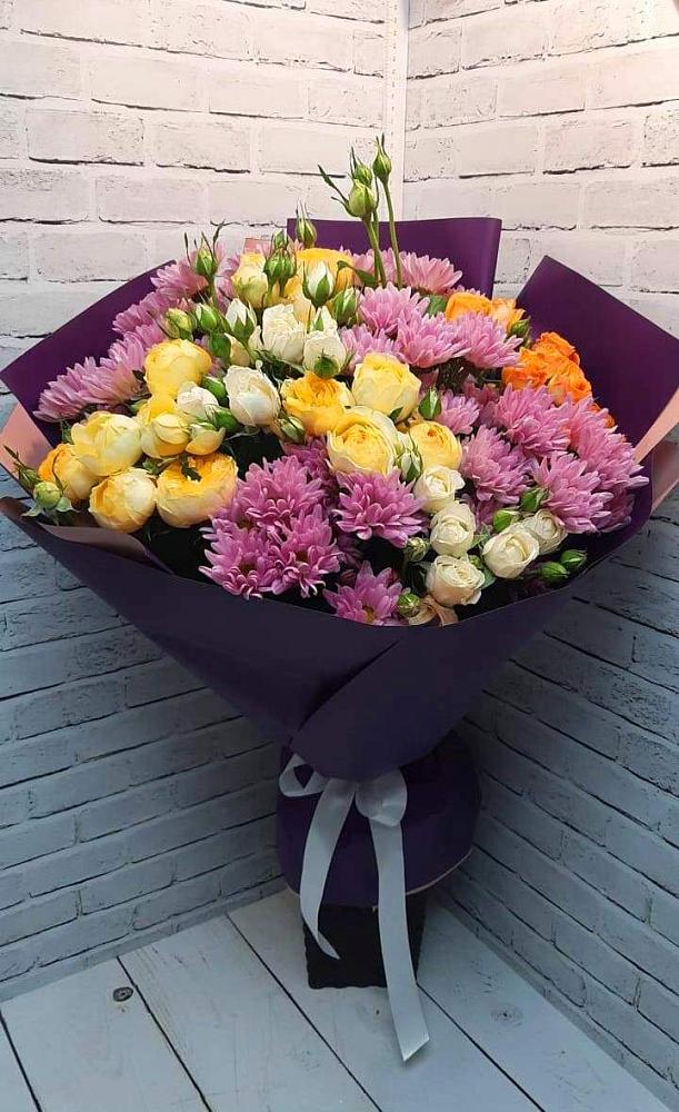 Букет цветов из: Хризантемы и Розы в Горняке