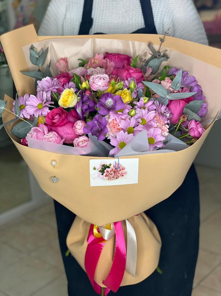 Букет цветов из: Хризантемы, Гвоздики и Альстромерии в Горняке