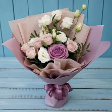 Букет цветов из:  Розы и Лизиантусы в Горняке