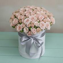 Цветочная композиция из Розы в шляпной коробке в Горняке