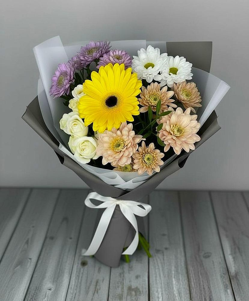 Букет цветов из: Розы, Герберы и Хризантемы в Горняке