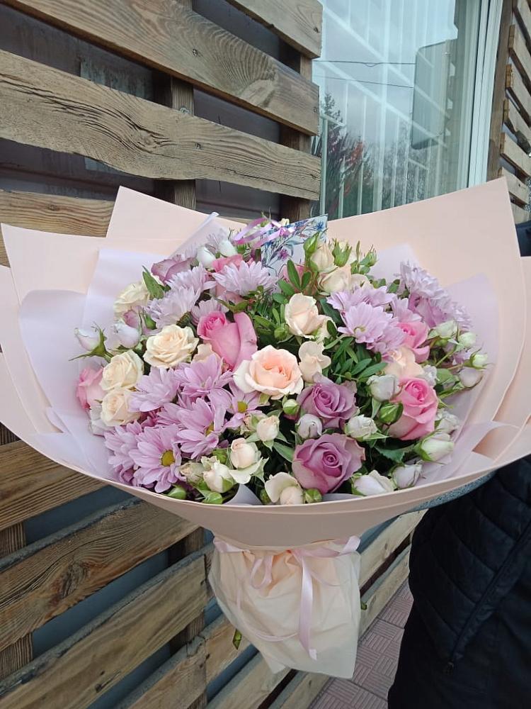 Букет цветов из: Розы и Хризантемы в Горняке