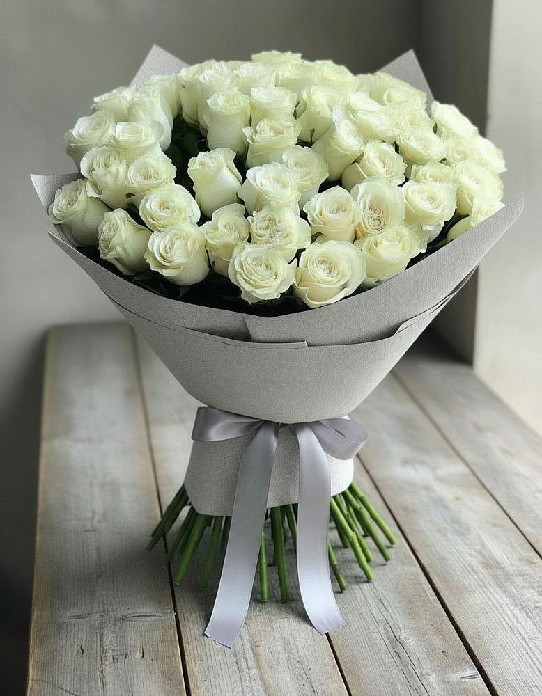 Букет 35 Белых роз в Горняке