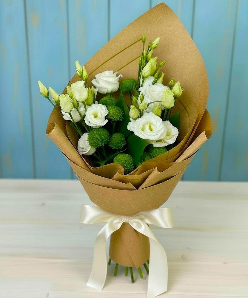 Букет цветов из: Хризантемы и Лизиантусы в Горняке