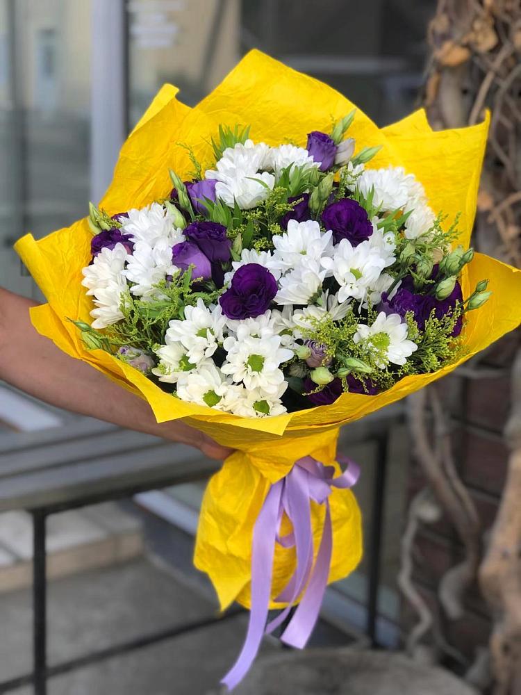 Букет цветов из: Ирисы, Хризантемы и Ромашки в Горняке