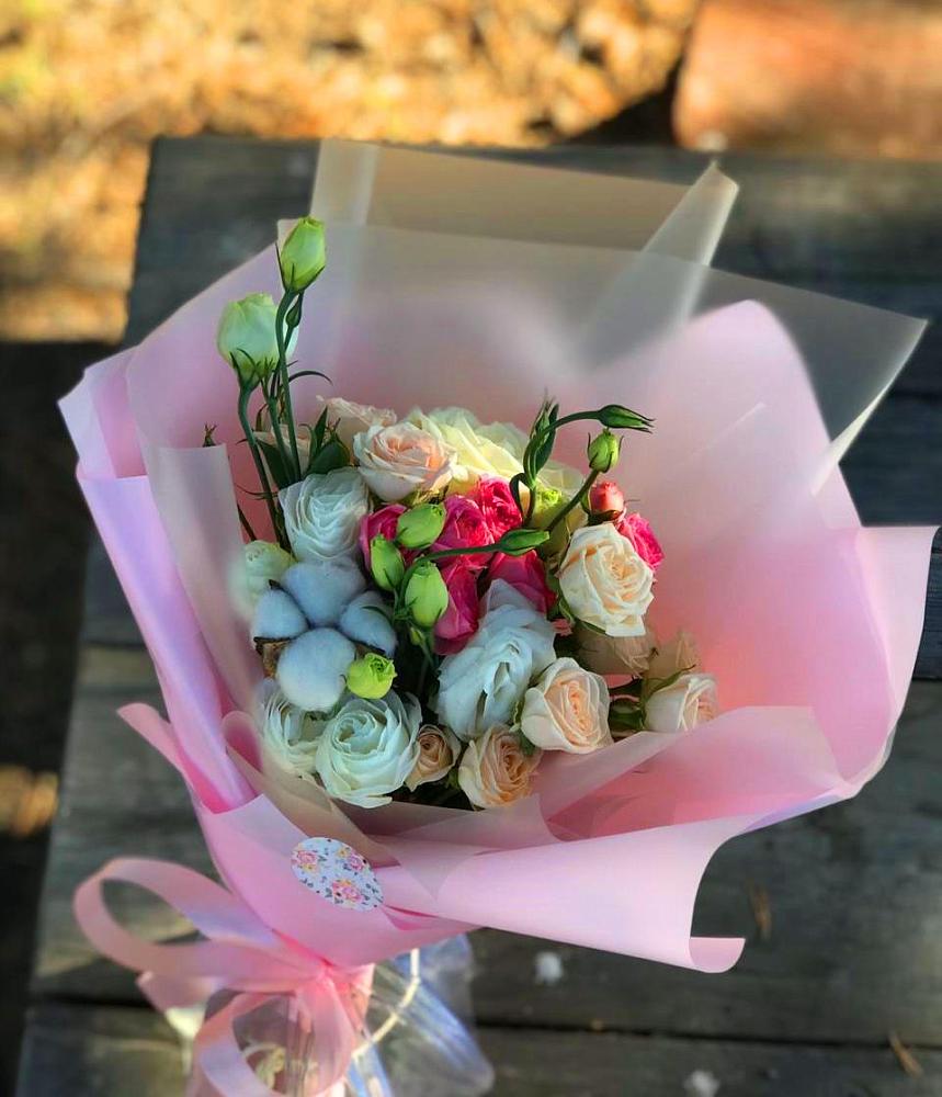 Букет цветов из: Розы и Лизиантусы в Горняке