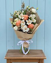 Букет цветов из:  Альстромерии, Лизиантусы, Розы и Хризантемы #REPLACE_PRED# Горняке