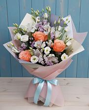 Букет цветов из:  Лизиантусы, Розы, Альстромерии и Гипсофила в Горняке