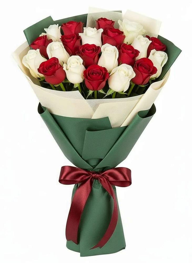 Букет Микс из красных и белых роз в Горняке