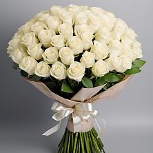 Букет 101 беля роза Белоснежка в Горняке