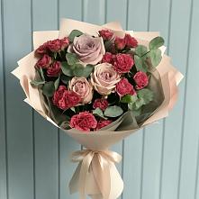 Букет цветов из:  Гвоздики и Розы в Горняке