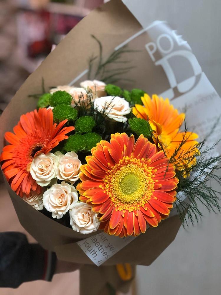 Букет цветов из: Герберы, Хризантемы и Розы в Горняке