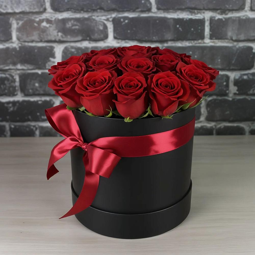 Цветочная композиция из Розы в шляпной коробке в Горняке