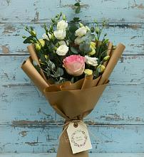 Букет цветов из:  Розы и Лизиантусы в Горняке