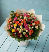 Букет Микс из разноцветных кустовых роз в Горняке